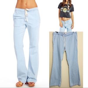 WILDFOX PCH Pull-Ons in Dream On Flare Denim